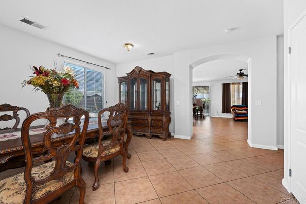 Dining room, Interior