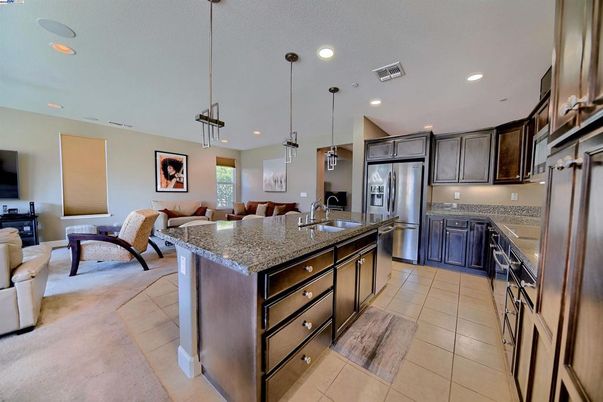 Interior, Kitchen, Living room, Pendant Lights, Recessed Lighting, Stainless Steel Appliances