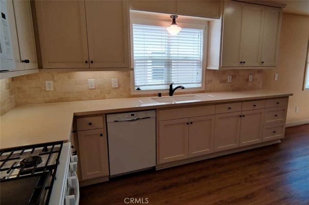 Interior, Kitchen, Pendant Lights, Wood Texture Flooring