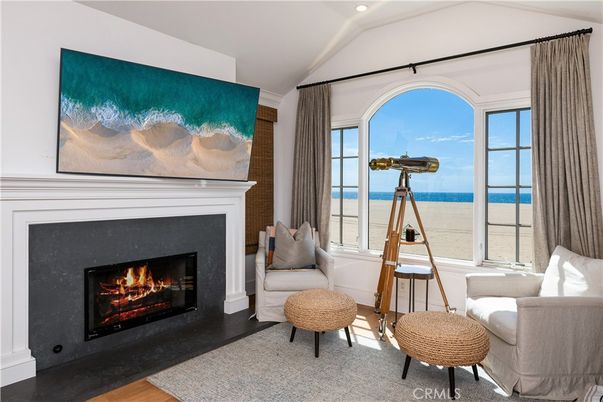 Fireplace, Interior, Recessed Lighting, Water, Wood Texture Flooring