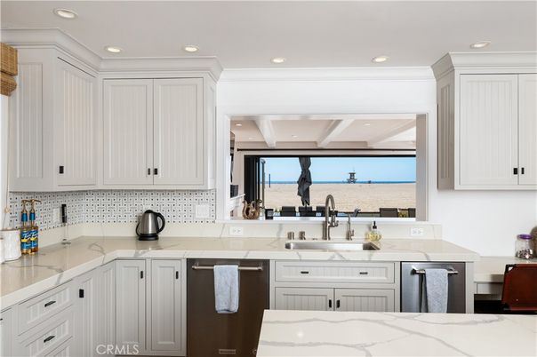 Interior, Kitchen, Recessed Lighting, Water