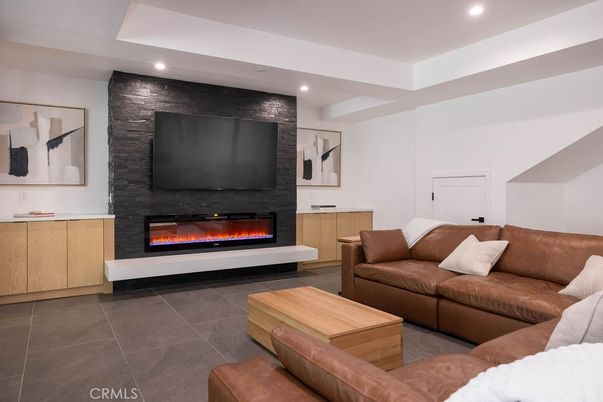 Fireplace, Interior, Living room, Recessed Lighting