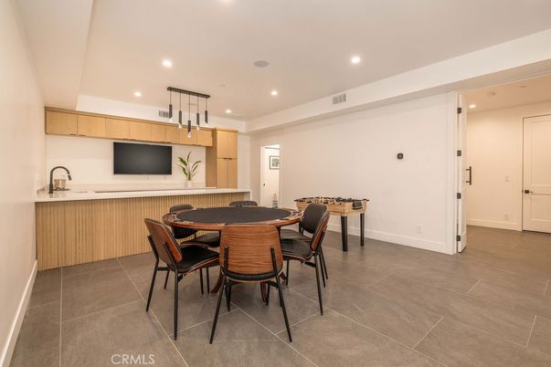 Dining room, Game Room, Interior, Pendant Lights, Recessed Lighting