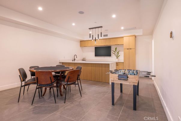 Dining room, Game Room, Interior, Pendant Lights, Recessed Lighting