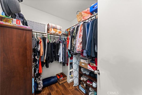 Interior, Walk-in Closets, Wood Texture Flooring