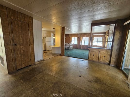 Empty room, Interior, Pendant Lights, Wooden Walls