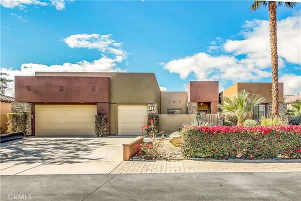 Attached, Exterior, Facade, Modern