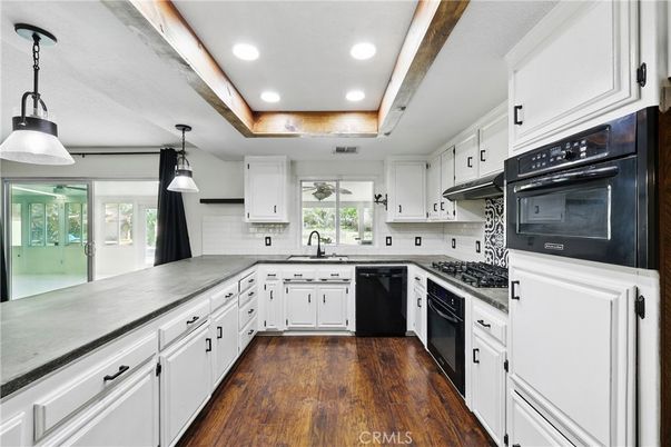 Interior, Kitchen, Pendant Lights, Recessed Lighting, Wood Texture Flooring
