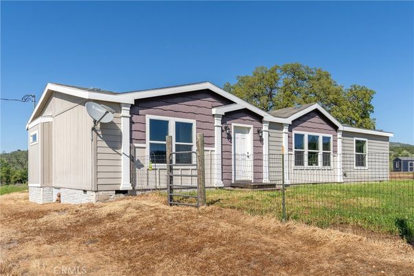 Backyard, Exterior, Facade, Ranch