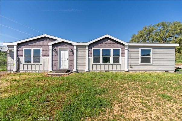 Backyard, Exterior, Facade, Ranch