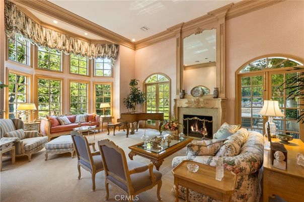 Fireplace, Interior, Living room, Piano, Recessed Lighting