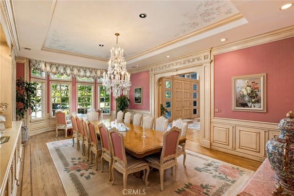 Chandelier, Dining room, Interior, Recessed Lighting, Wood Texture Flooring