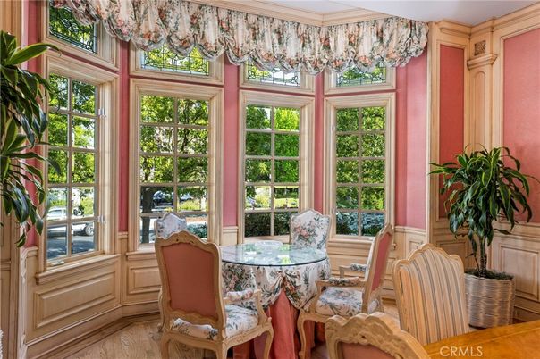 Chandelier, Dining room, Interior, Sun Room, Wood Texture Flooring