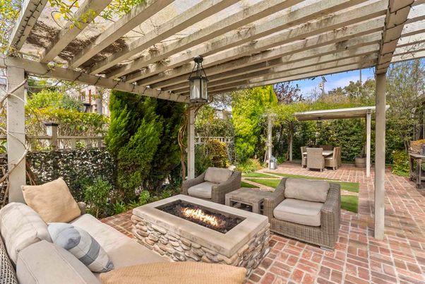 Exterior, Fireplace