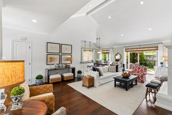 Dining room, Interior, Living room, Pendant Lights, Recessed Lighting, Wood Texture Flooring