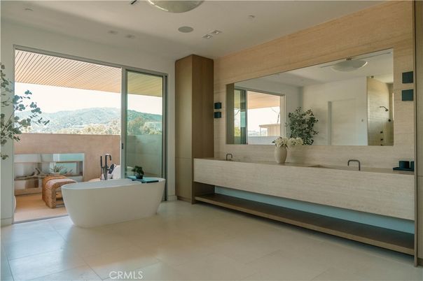 Bathroom, Dual Sink Vanities, Free Standing Baths, Interior, Recessed Lighting
