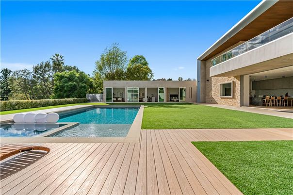 Backyard, Exterior, Pool