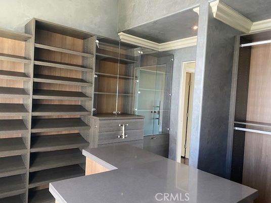 Interior, Walk-in Closets