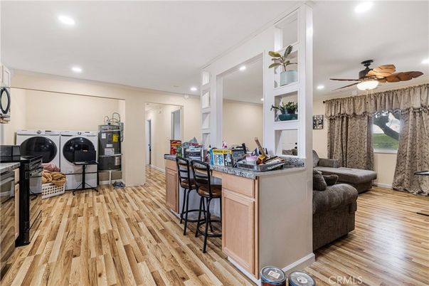 Interior, Recessed Lighting, Washer, Wood Texture Flooring