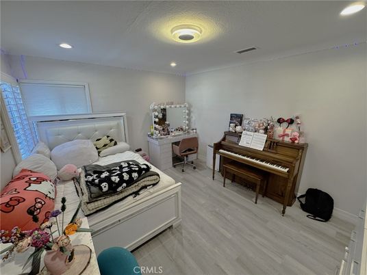 Bedroom, Interior, Piano, Recessed Lighting, Wood Texture Flooring