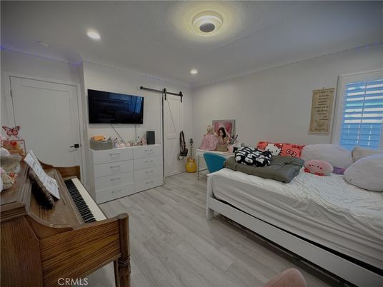 Bedroom, Interior, Piano, Recessed Lighting, Wood Texture Flooring