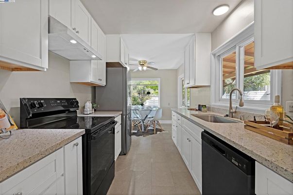Dining room, Interior, Kitchen, Recessed Lighting