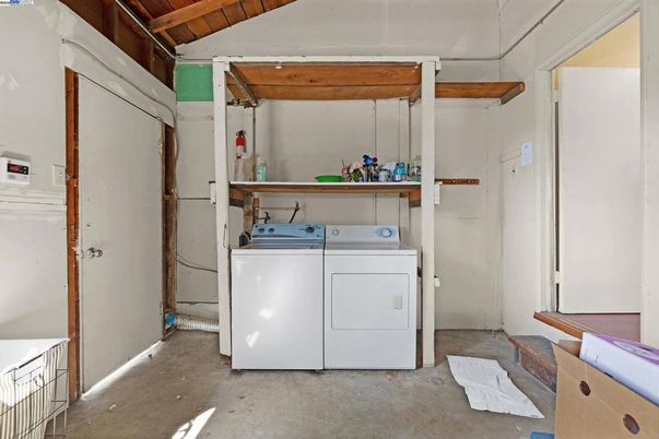 Interior, Utility Closets, Washer, Wooden Ceilings