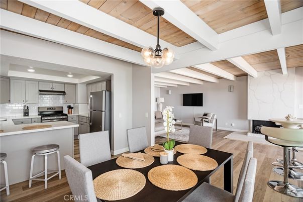 Dining room, Interior, Kitchen, Pendant Lights, Stainless Steel Appliances, Wooden Beams, Wooden Ceilings, Wood Texture Flooring