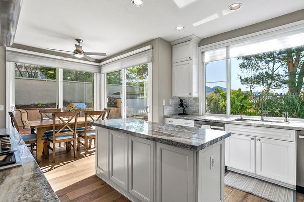 Dining room, Interior, Kitchen, Recessed Lighting, Wood Texture Flooring