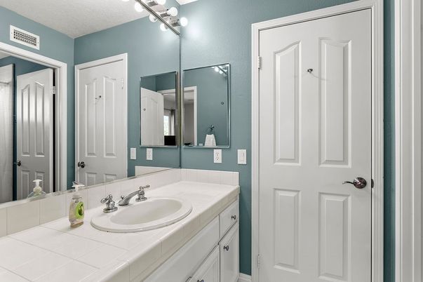 Bathroom, Interior, Tile Countertops