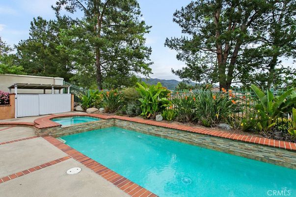 Exterior, Hot Tub, Pool