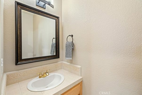 Bathroom, Interior, Tile Countertops