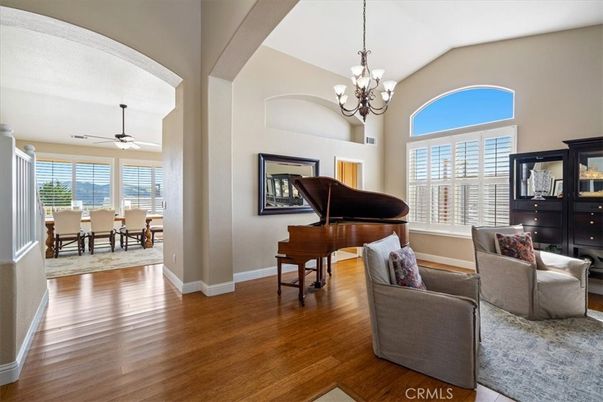 Chandelier, Dining room, Interior, Living room, Piano, Wood Texture Flooring