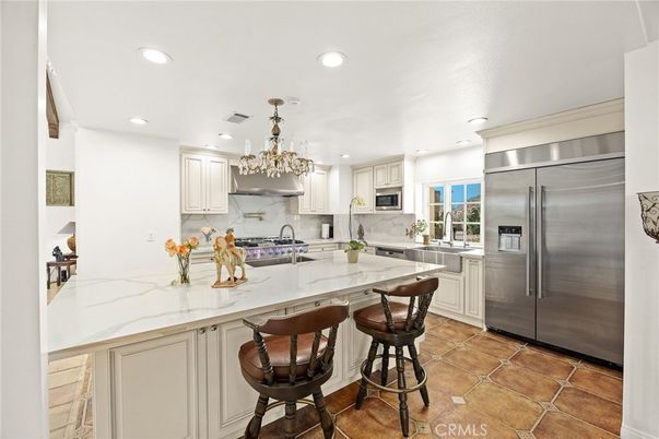 Chandelier, Interior, Kitchen, Recessed Lighting, Stainless Steel Appliances