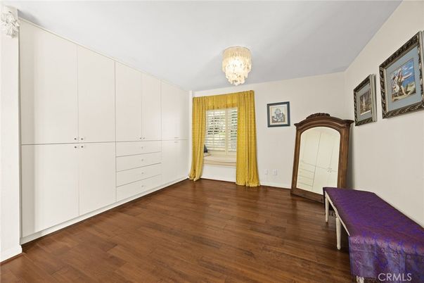 Chandelier, Interior, Wood Texture Flooring