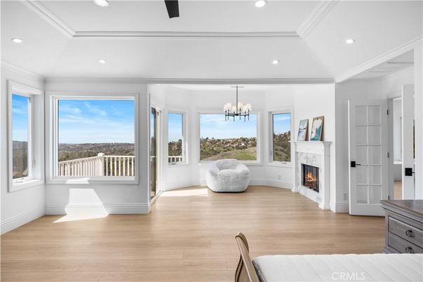 Chandelier, Fireplace, Interior, Recessed Lighting, Wood Texture Flooring