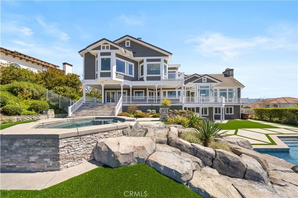 Exterior, Facade, Pool, American Craftsman