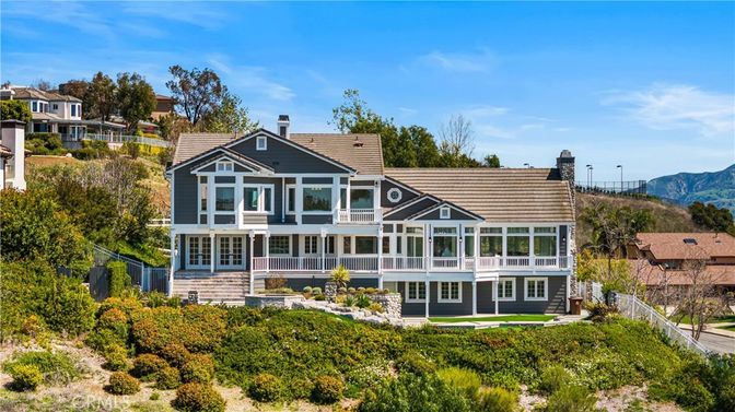 Backyard, Exterior, Facade, Queen Anne Victorian