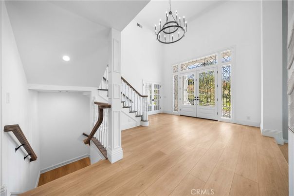 Chandelier, Interior, Recessed Lighting, Wood Texture Flooring