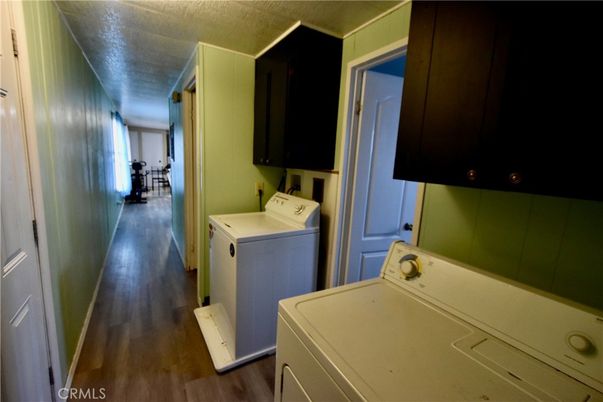 Interior, Washer, Wood Texture Flooring