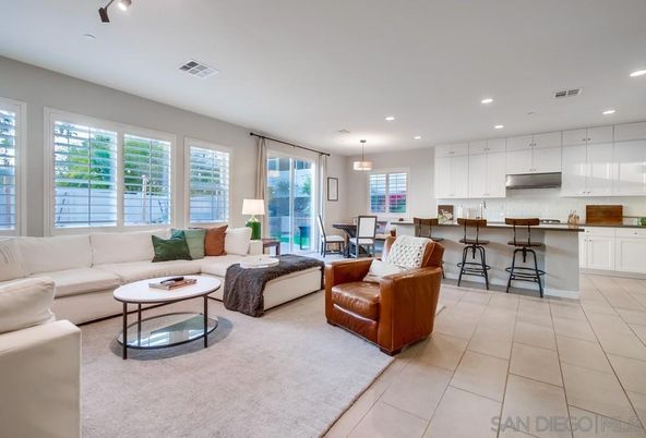Dining room, Interior, Kitchen, Living room, Pendant Lights, Recessed Lighting, Stainless Steel Appliances