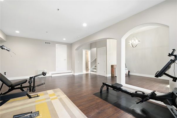 Fitness Equipment, Interior, Pendant Lights, Recessed Lighting, Wood Texture Flooring