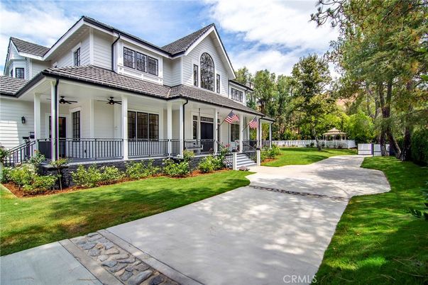 Backyard, Exterior, Facade, Farmhouse