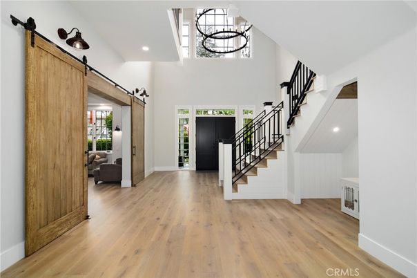 Interior, Pendant Lights, Recessed Lighting, Wood Texture Flooring