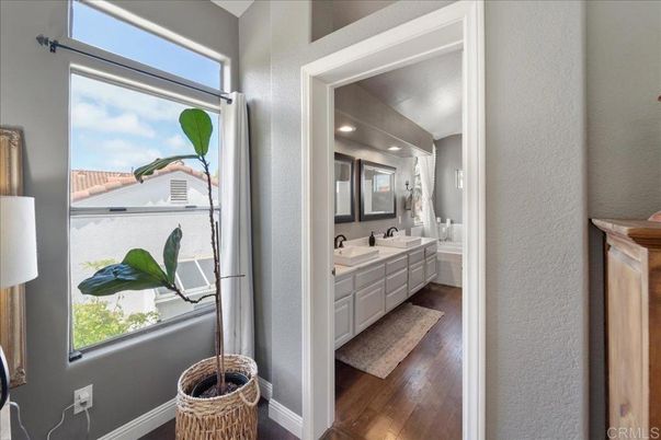 Bathroom, Interior, Recessed Lighting, Wood Texture Flooring