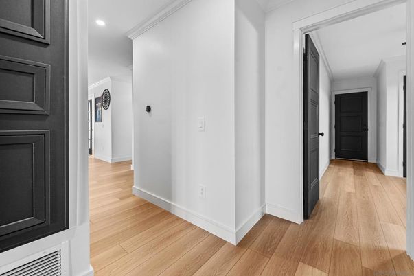 Interior, Recessed Lighting, Wood Texture Flooring