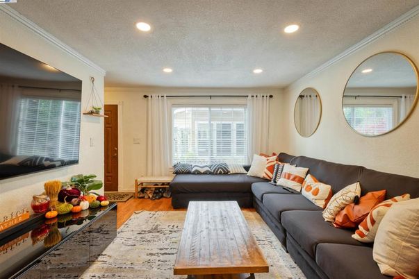 Interior, Living room, Recessed Lighting, Wood Texture Flooring