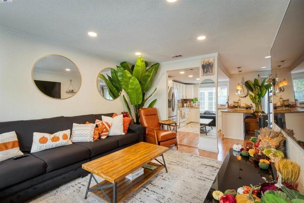 Interior, Kitchen, Living room, Pendant Lights, Recessed Lighting, Wood Texture Flooring