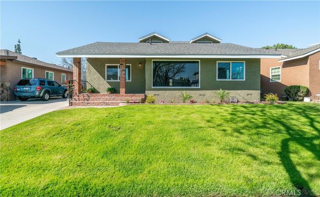 Exterior, Facade, Brick Facade, Ranch