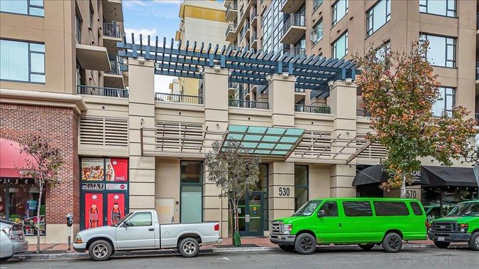 Exterior, Facade, Condo Building